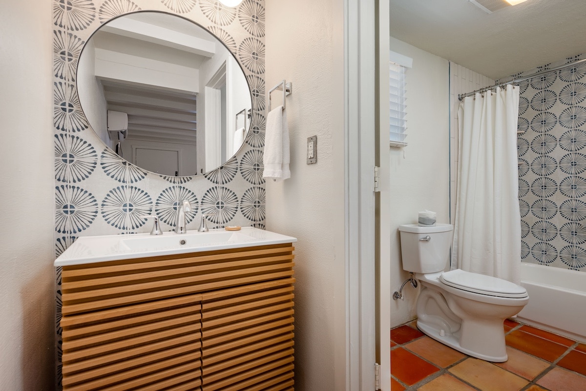 room 123 bathroom with vanity